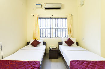 Super Oyo Capital O Premium Hotel Victoria Heights Near Sri Someshwara Swami Temple Bangalore Dış mekan fotoğraf